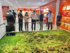 洛陽市市委常委、宣傳部長(zhǎng)王飛蒞臨洛陽正大調(diào)研